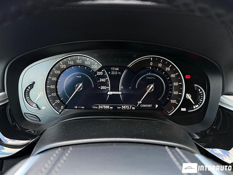 2017 BMW 530e — Miniatură 11
