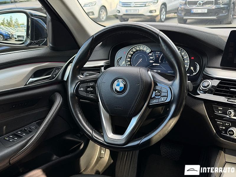 2017 BMW 530e — Miniatură 10