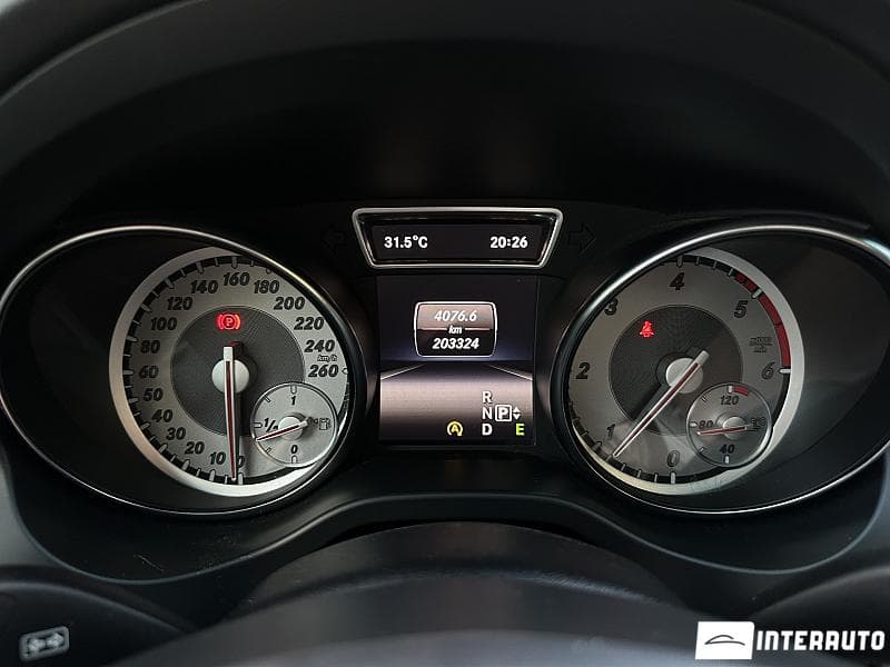 2015 Mercedes GLA 180 — Miniatură 8