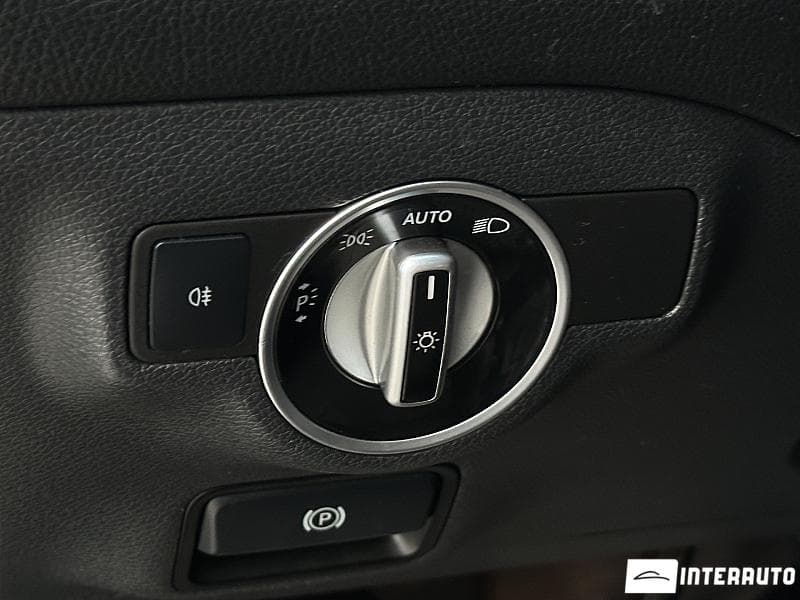 2015 Mercedes GLA 180 — Miniatură 17