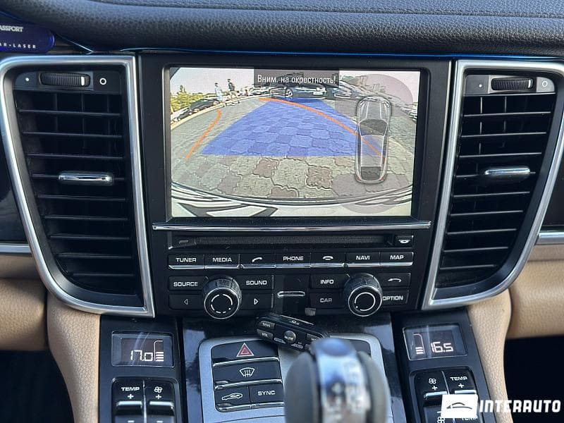 2015 Porsche Panamera S — Miniatură 12