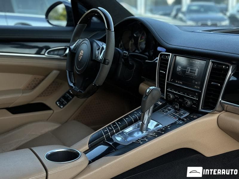 2015 Porsche Panamera S — Miniatură 15