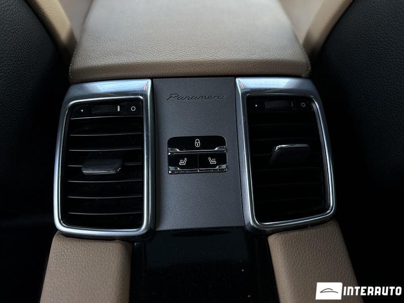 2015 Porsche Panamera S — Miniatură 17