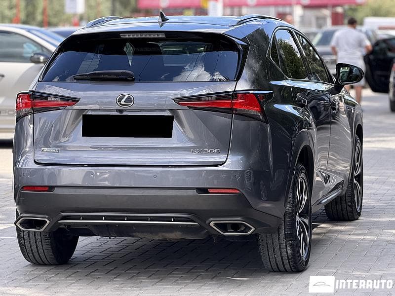 2017 Lexus NX 300 — Miniatură 4