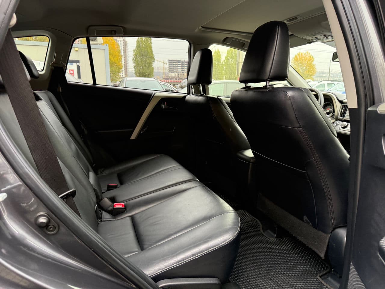 2015 Toyota Rav-4 — Miniatură 18