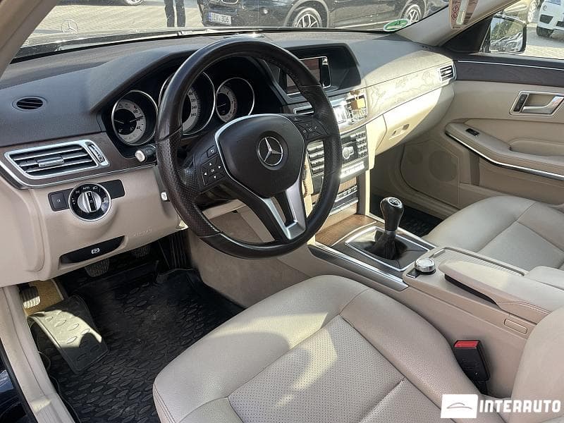 2013 Mercedes E 220 — Miniatură 6