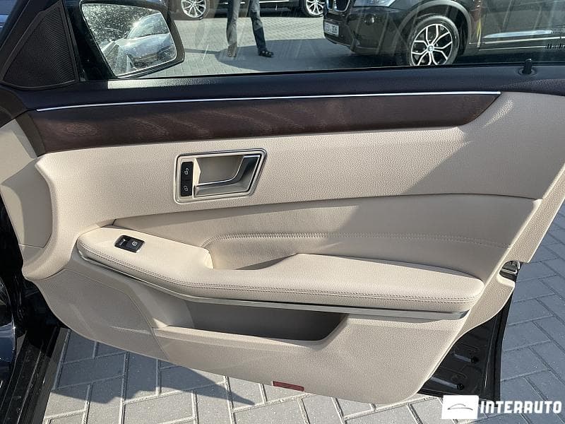 2013 Mercedes E 220 — Miniatură 11
