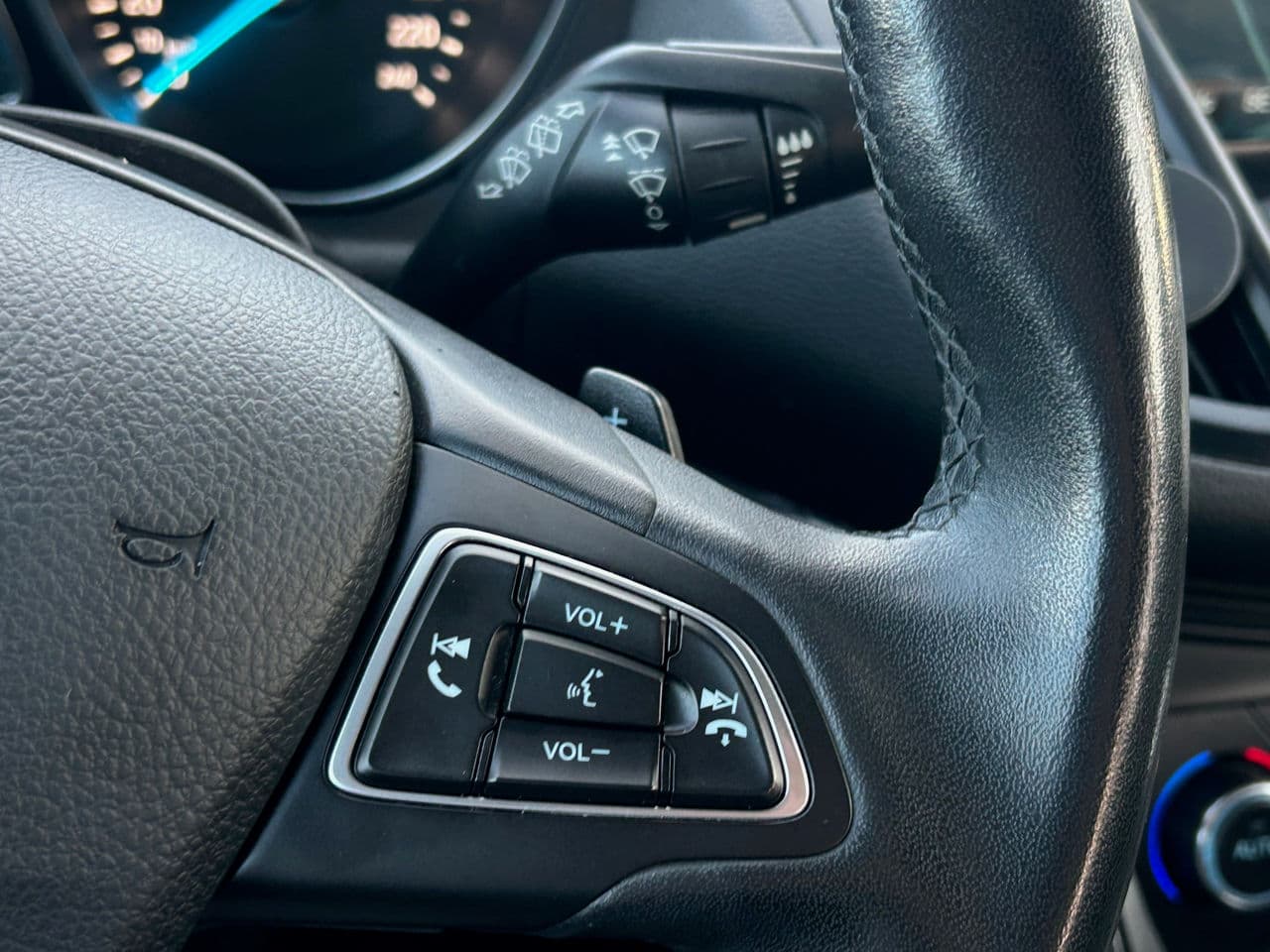 2017 Ford Kuga — Miniatură 10