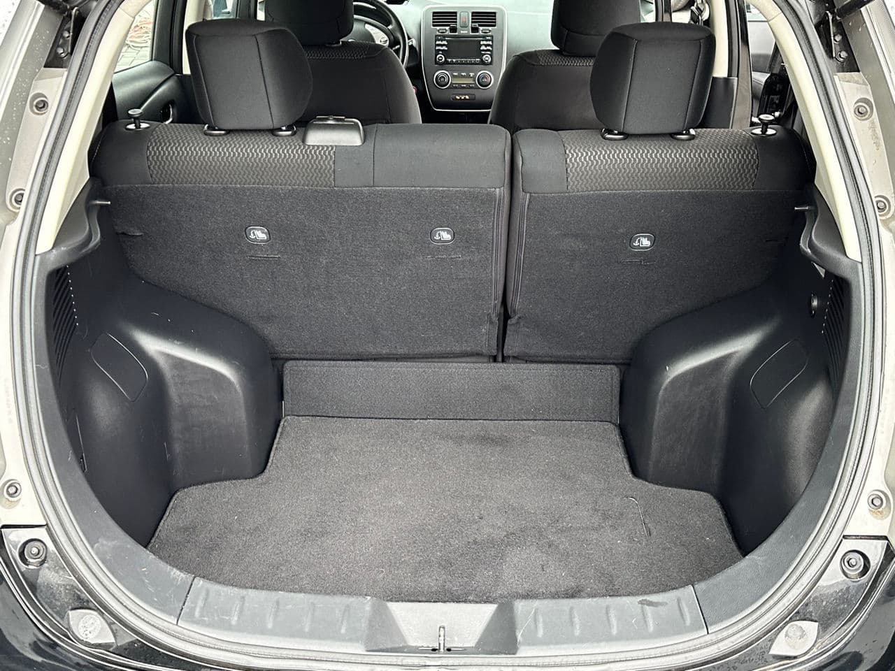 2014 Nissan Leaf — Miniatură 18