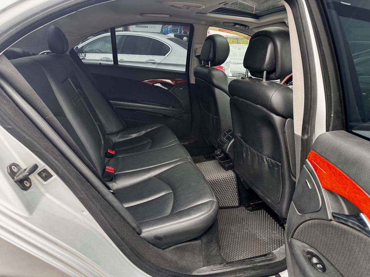 2007 Mercedes E 200 — Miniatură 15