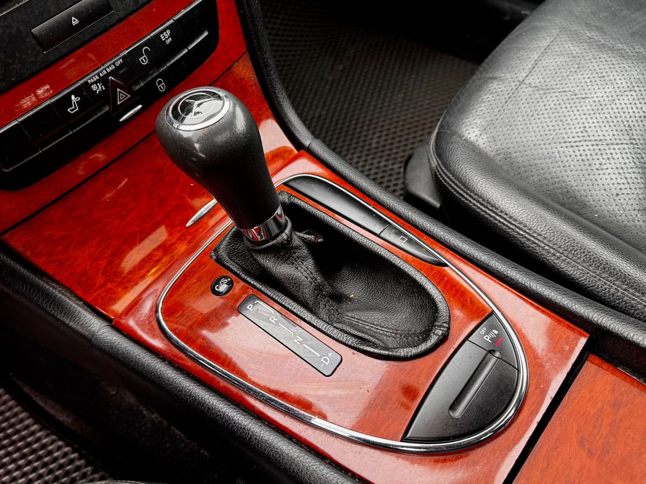 2007 Mercedes E 200 — Miniatură 12
