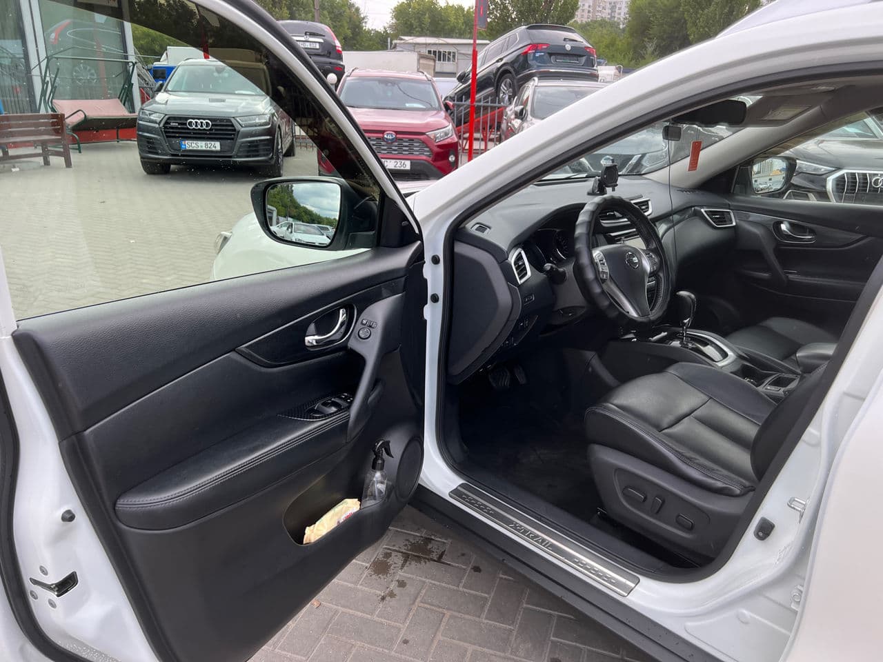 2015 Nissan X-Trail — Miniatură 5