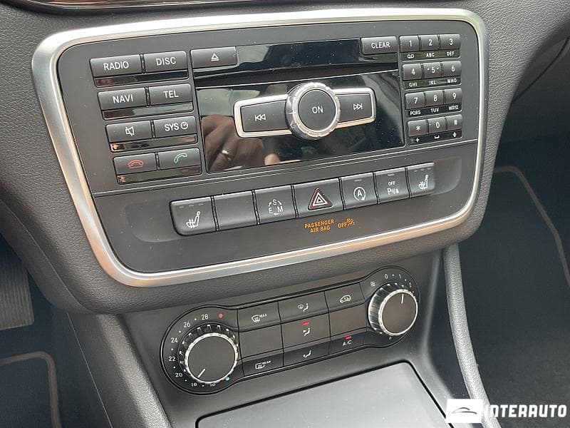 2015 Mercedes GLA 180 — Miniatură 17