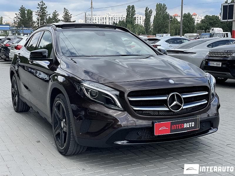 2015 Mercedes GLA 180 — Miniatură 3
