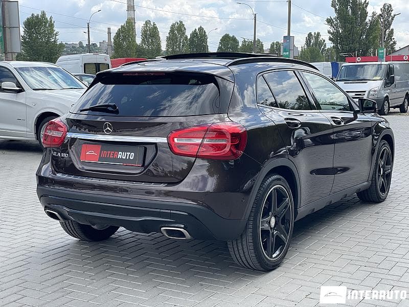2015 Mercedes GLA 180 — Miniatură 2