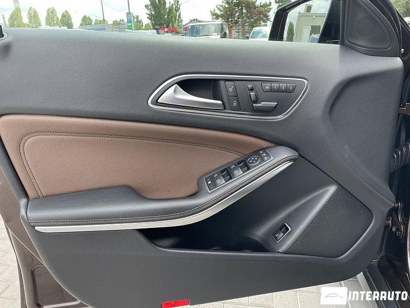 2015 Mercedes GLA 180 — Miniatură 13