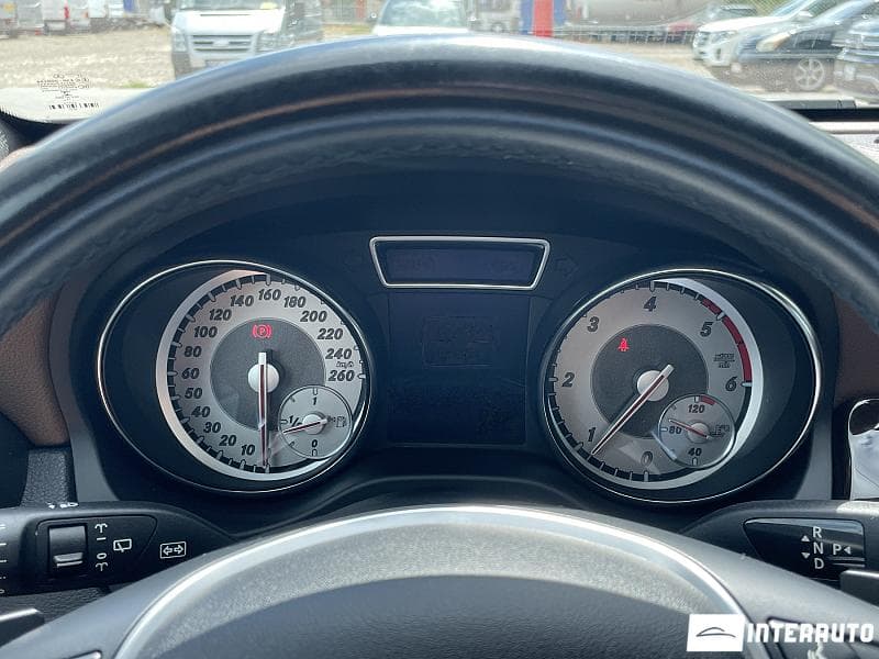 2015 Mercedes GLA 180 — Miniatură 15