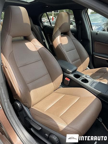 2015 Mercedes GLA 180 — Miniatură 9