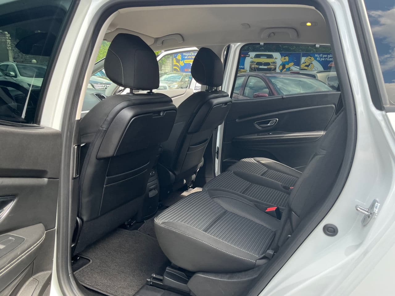 2017 Renault Grand Scenic — Miniatură 18
