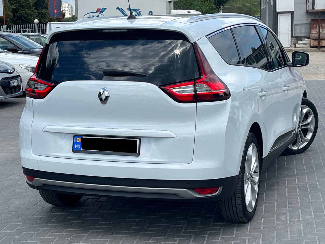 2017 Renault Grand Scenic — Miniatură 4