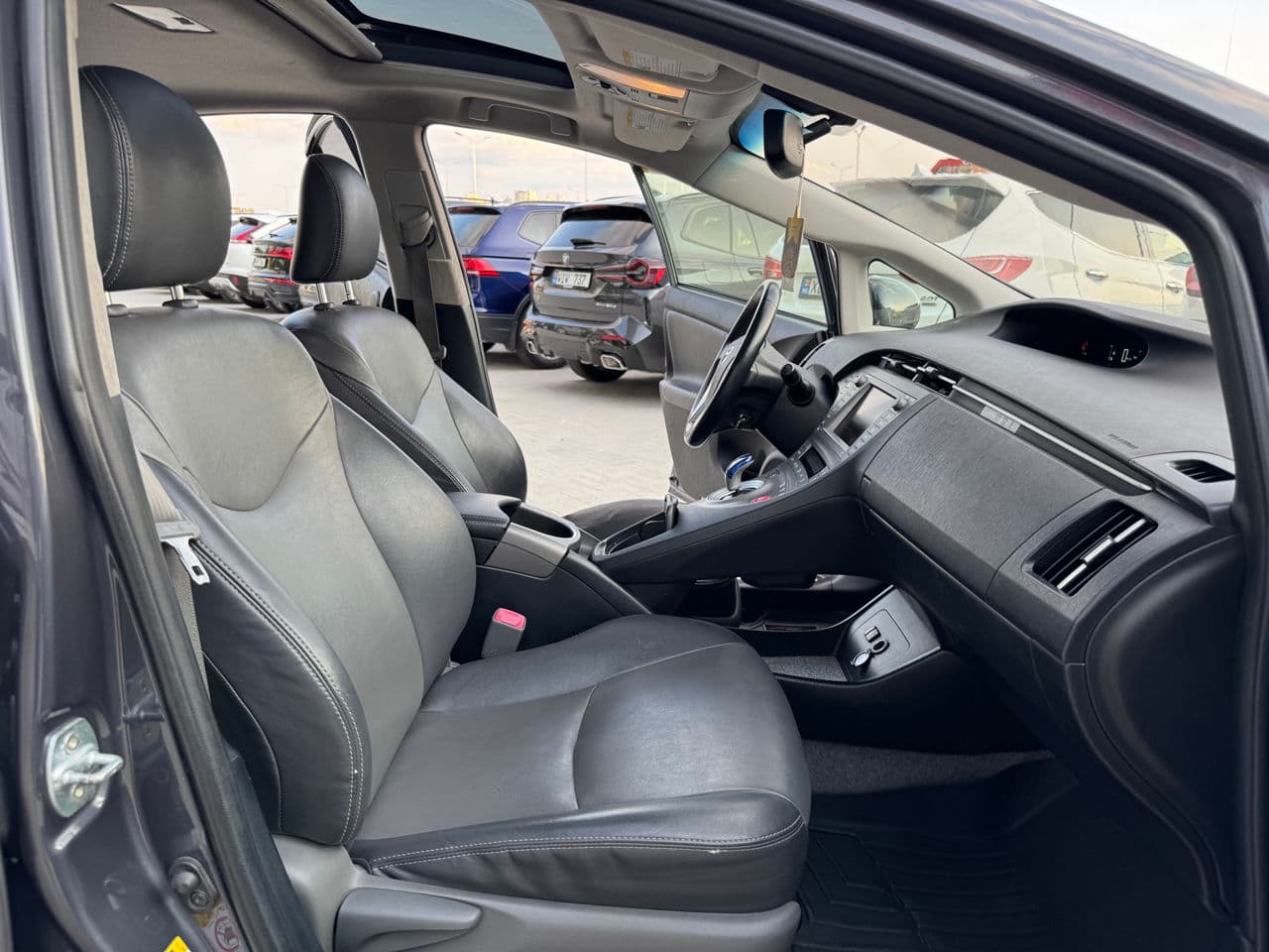2012 Toyota Prius — Miniatură 11