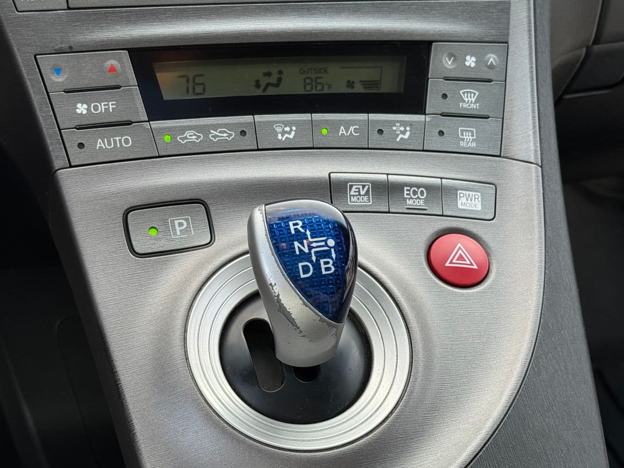 2012 Toyota Prius — Miniatură 10