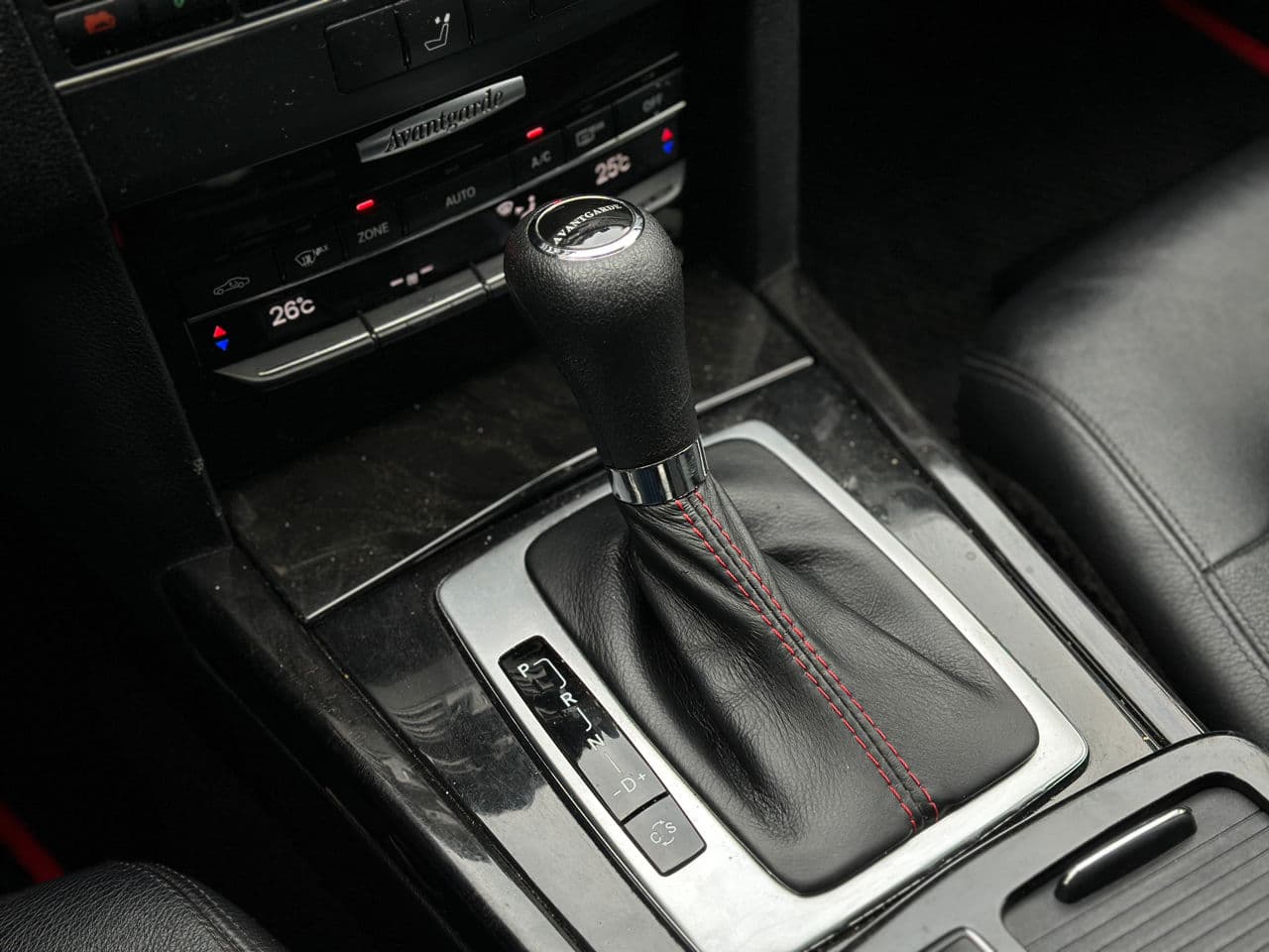 2009 Mercedes E 220 — Miniatură 13