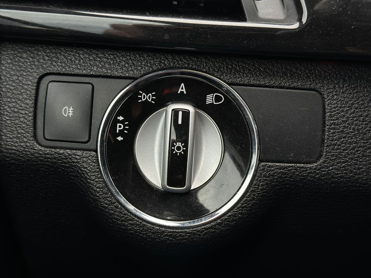 2009 Mercedes E 220 — Miniatură 9