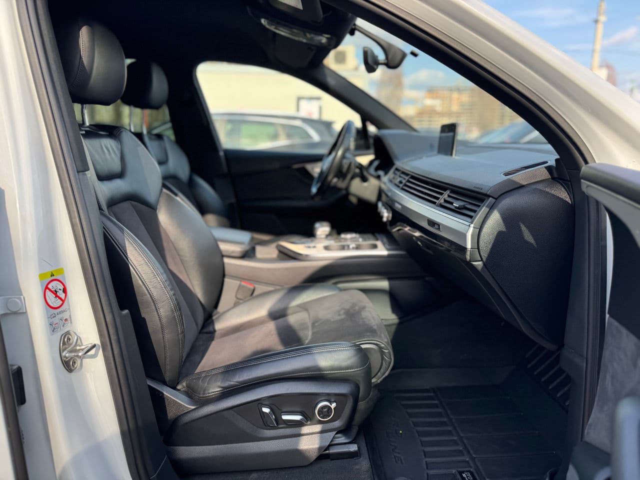 2017 Audi Q7 — Miniatură 18