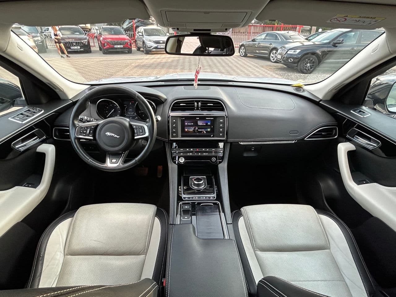 2016 Jaguar F-Pace — Miniatură 10