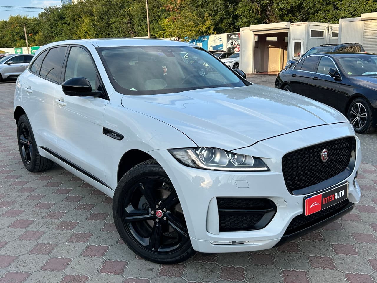 2016 Jaguar F-Pace — Miniatură 4