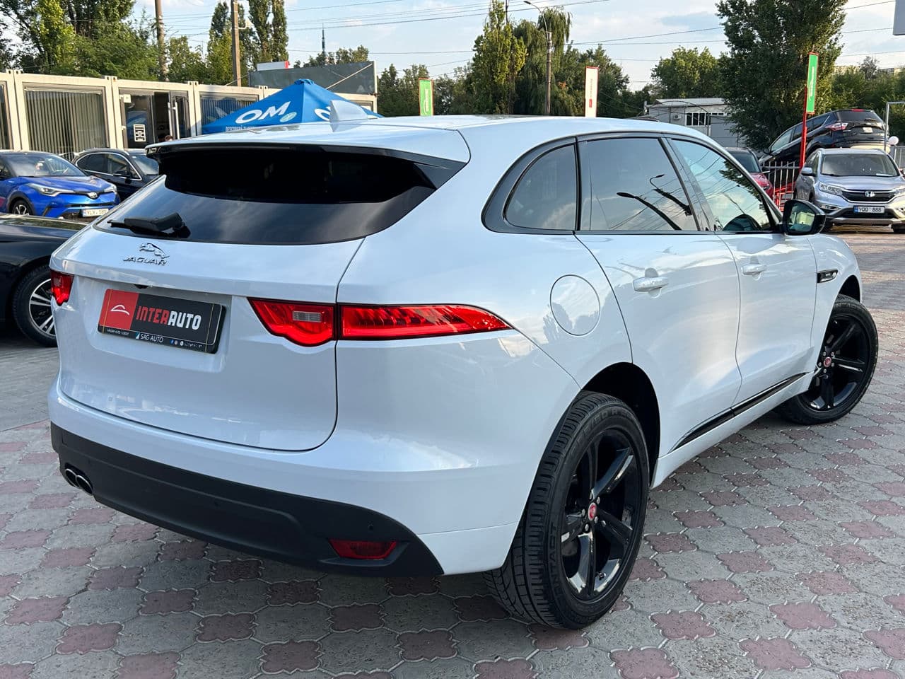 2016 Jaguar F-Pace — Miniatură 3