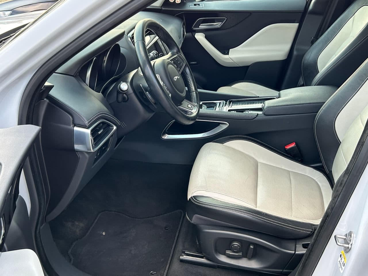 2016 Jaguar F-Pace — Miniatură 9