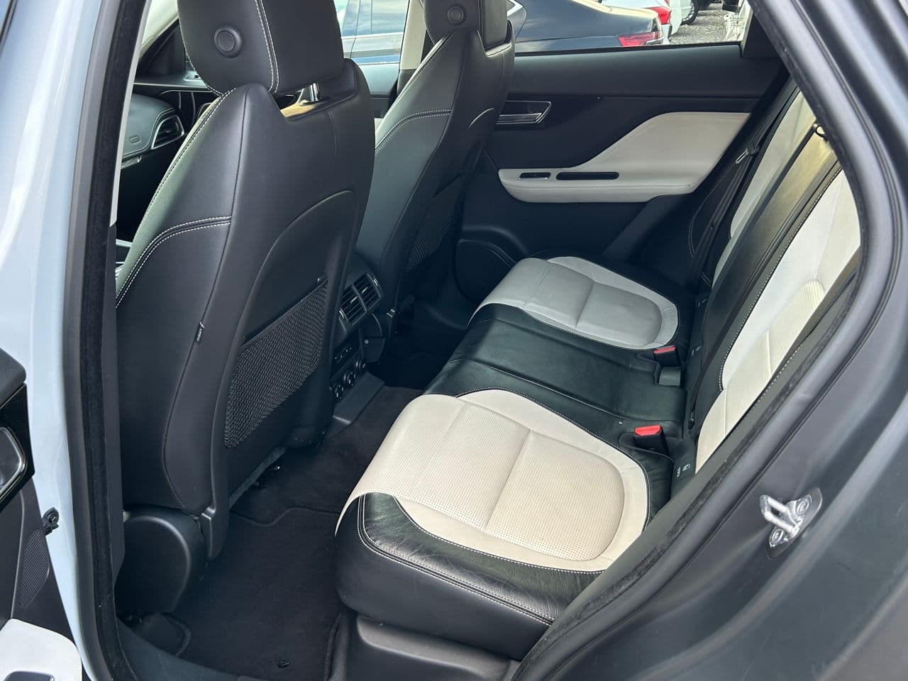 2016 Jaguar F-Pace — Miniatură 16