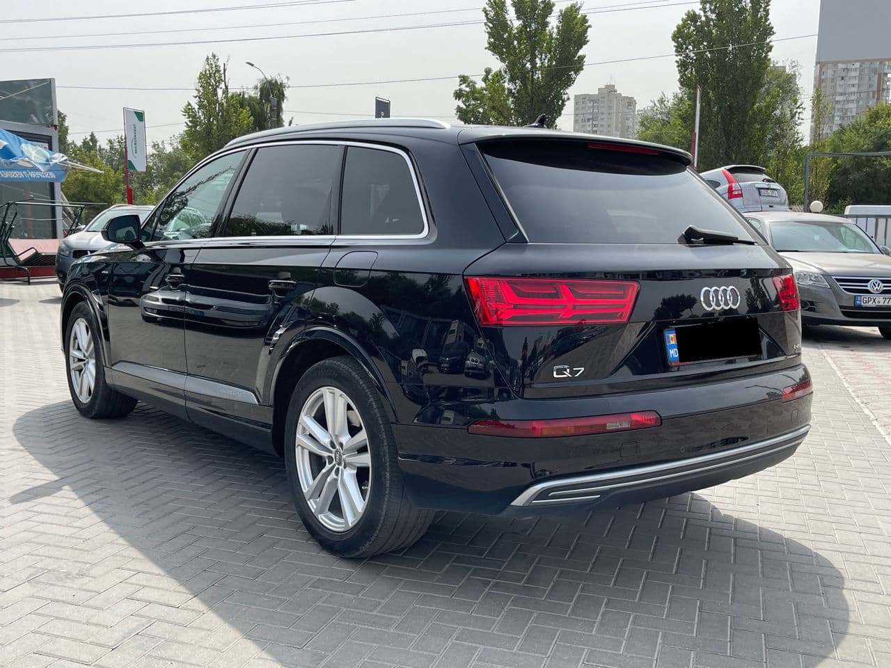 2017 Audi Q7 E-Tron — Miniatură 4