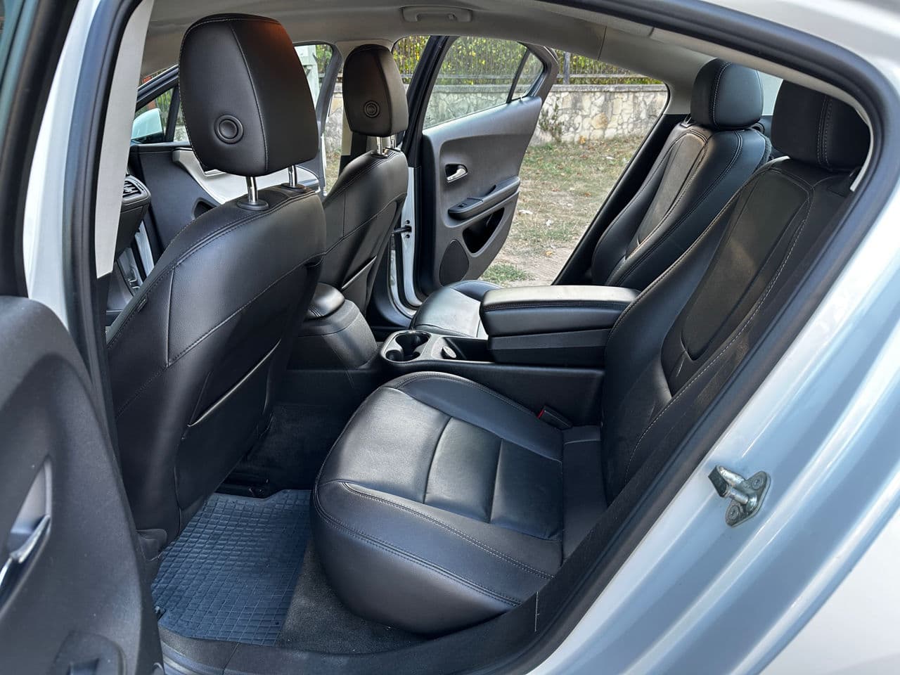 2014 Chevrolet Volt — Miniatură 9
