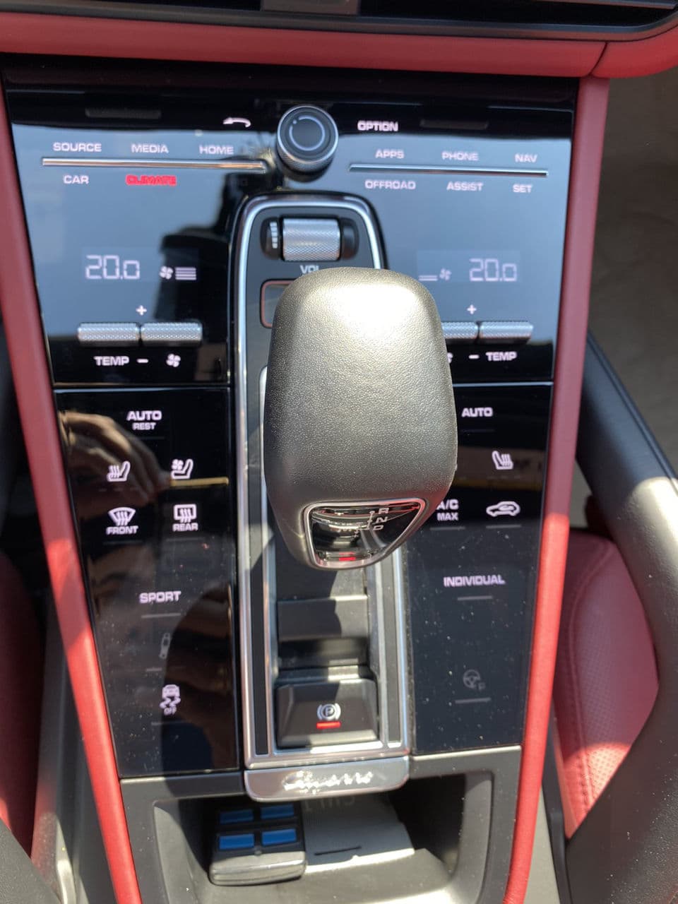 Porsche Cayenne 2019 — Миниатюра 16