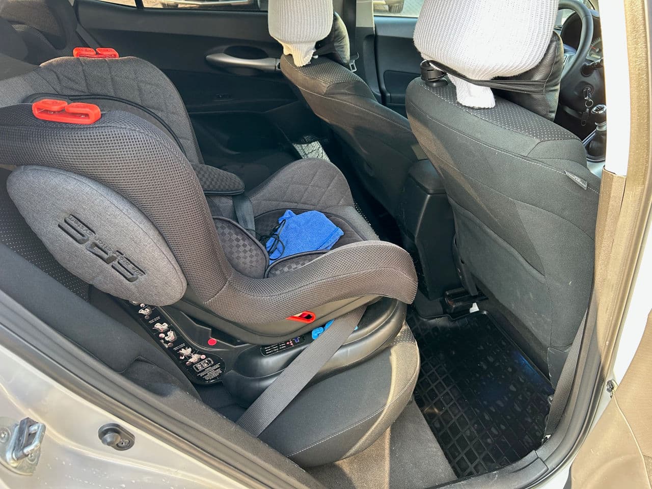 2012 Toyota Auris — Miniatură 16