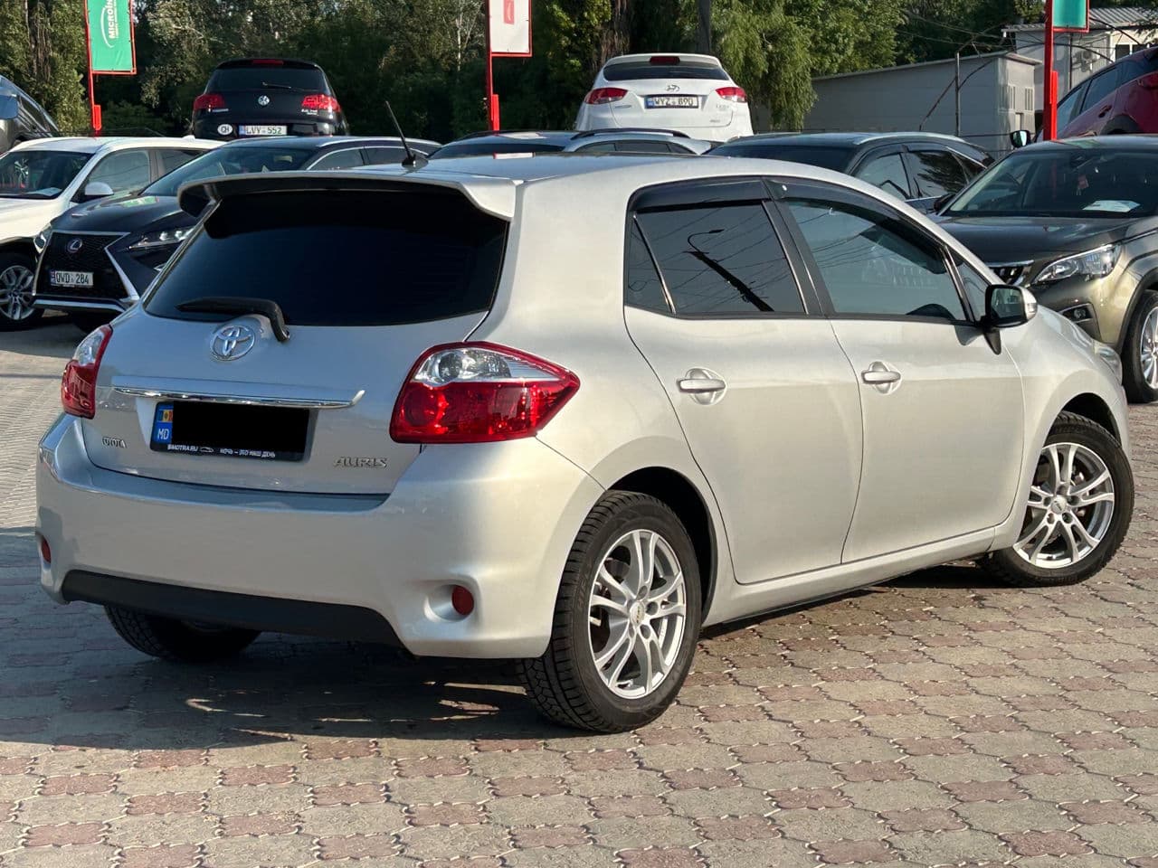 2012 Toyota Auris — Miniatură 2
