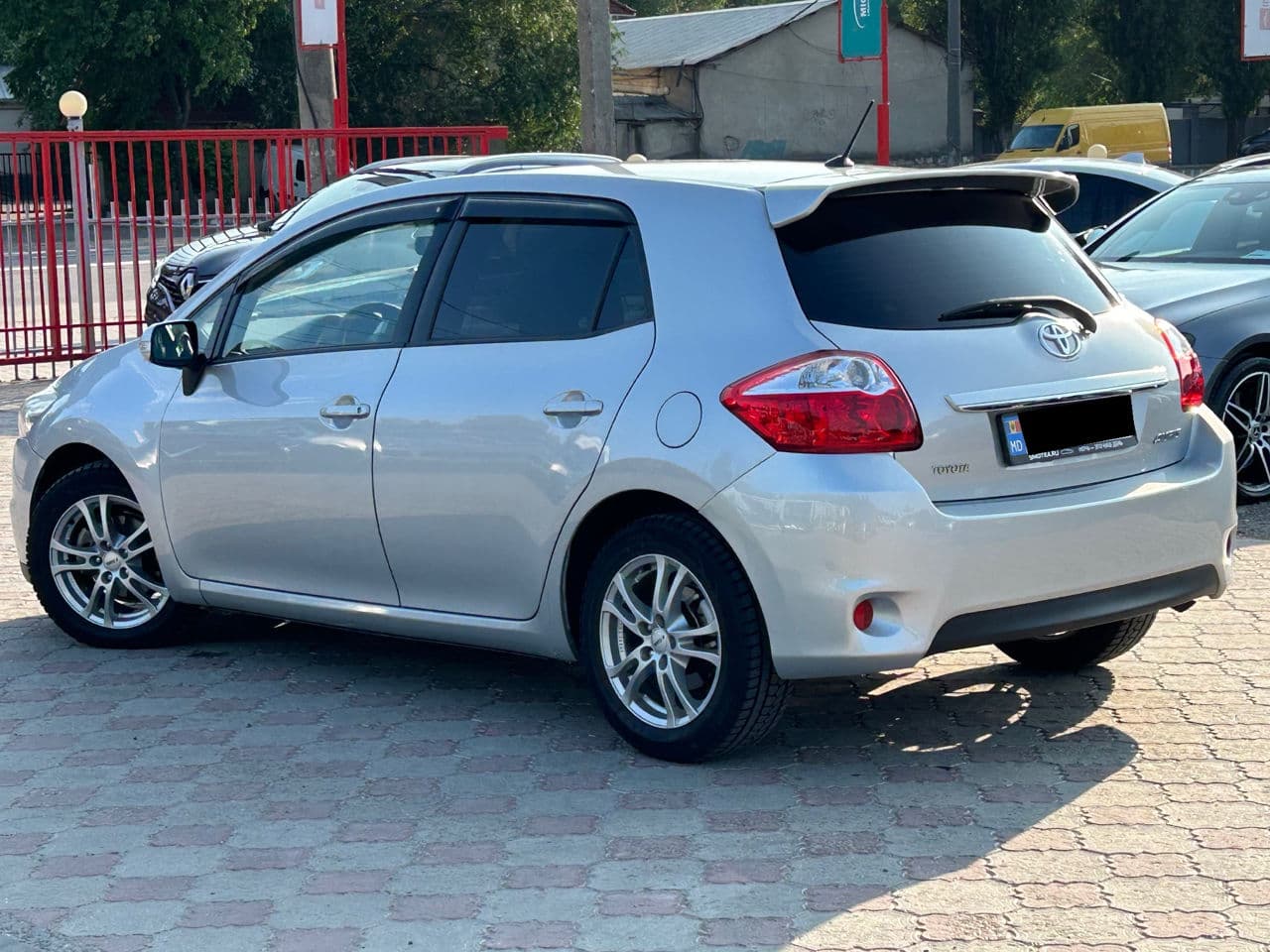 2012 Toyota Auris — Miniatură 3