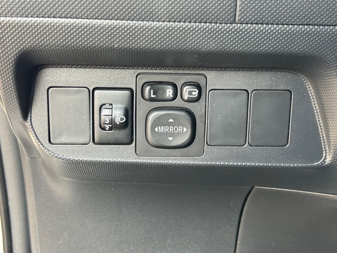 2012 Toyota Auris — Miniatură 8