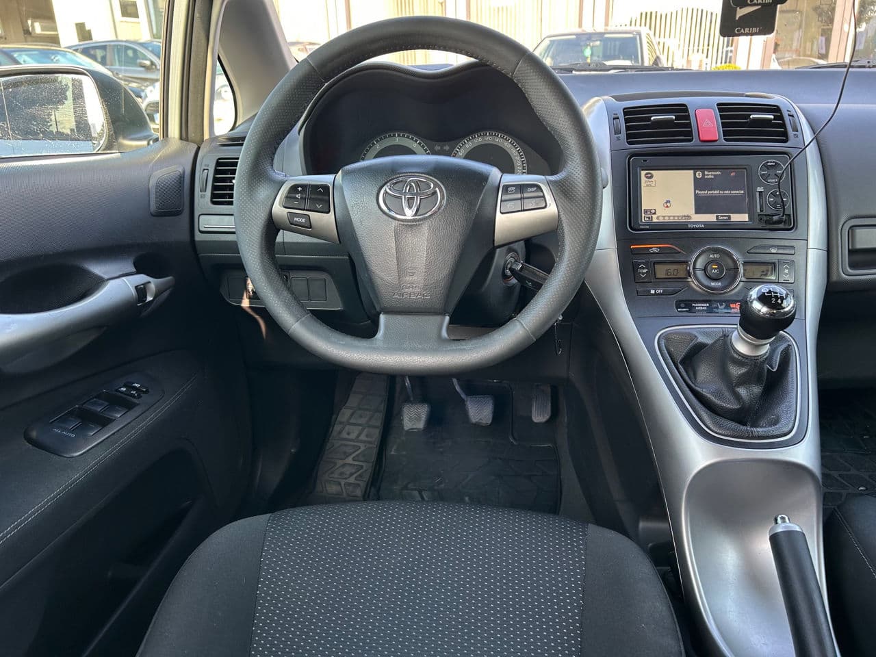 2012 Toyota Auris — Miniatură 7
