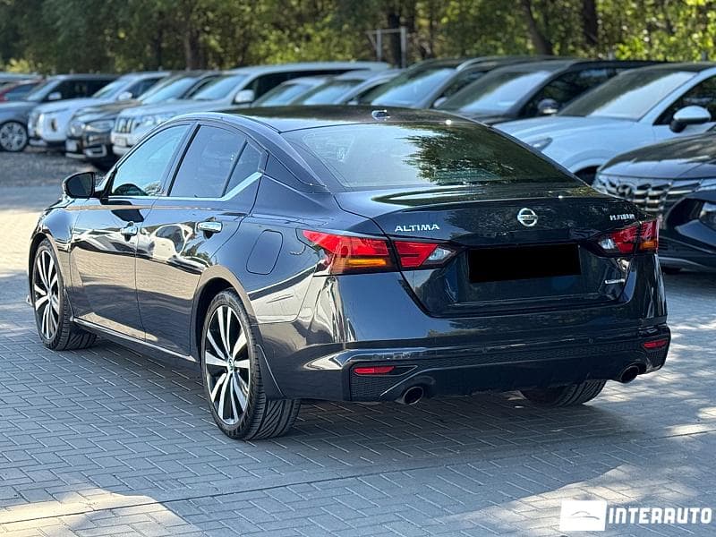 2019 Nissan Altima — Miniatură 4