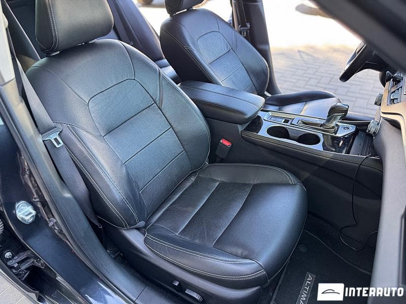 2019 Nissan Altima — Miniatură 19