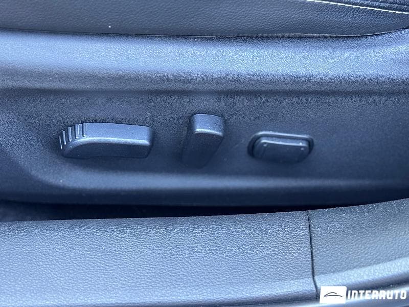 2019 Nissan Altima — Miniatură 9
