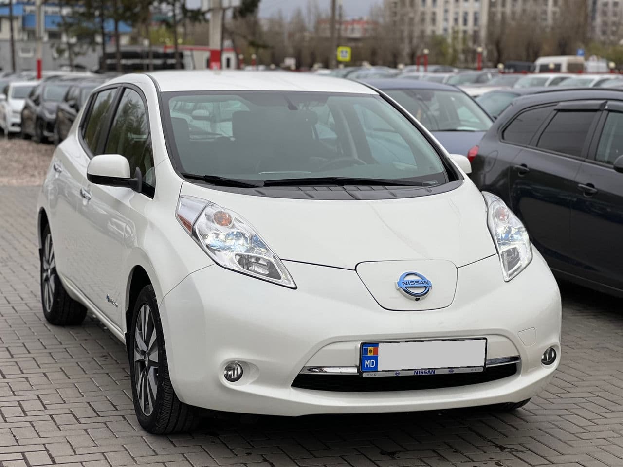 2014 Nissan Leaf — Miniatură 2