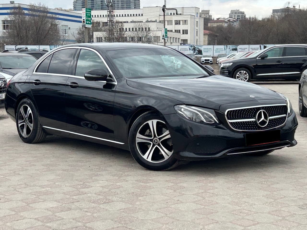 2016 Mercedes E 220 — Miniatură 2