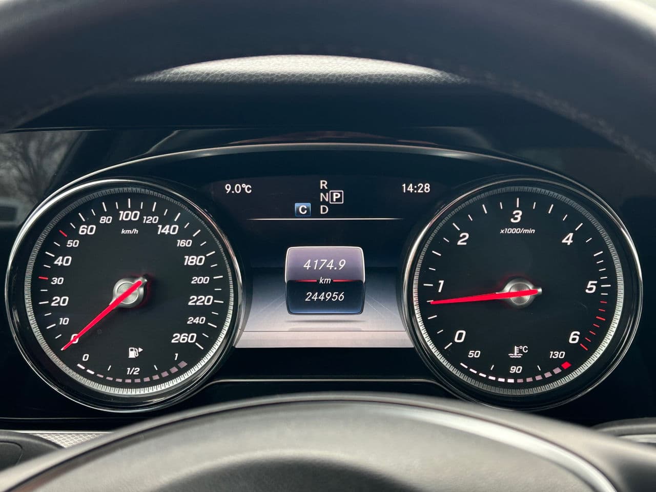 2016 Mercedes E 220 — Miniatură 11