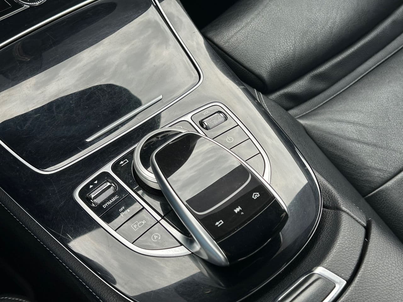 2016 Mercedes E 220 — Miniatură 14
