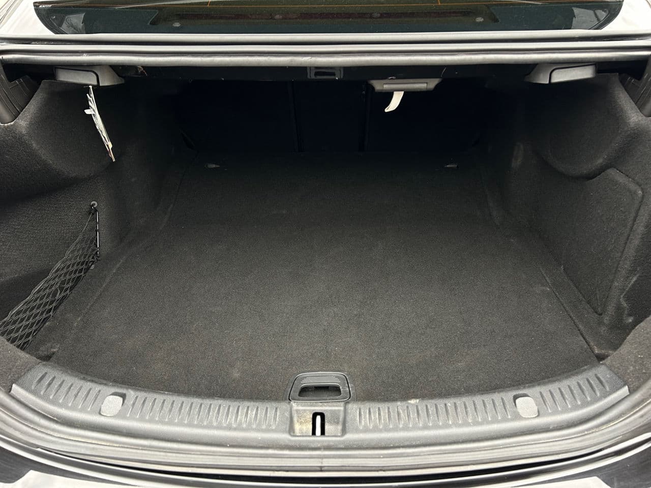 2016 Mercedes E 220 — Miniatură 19